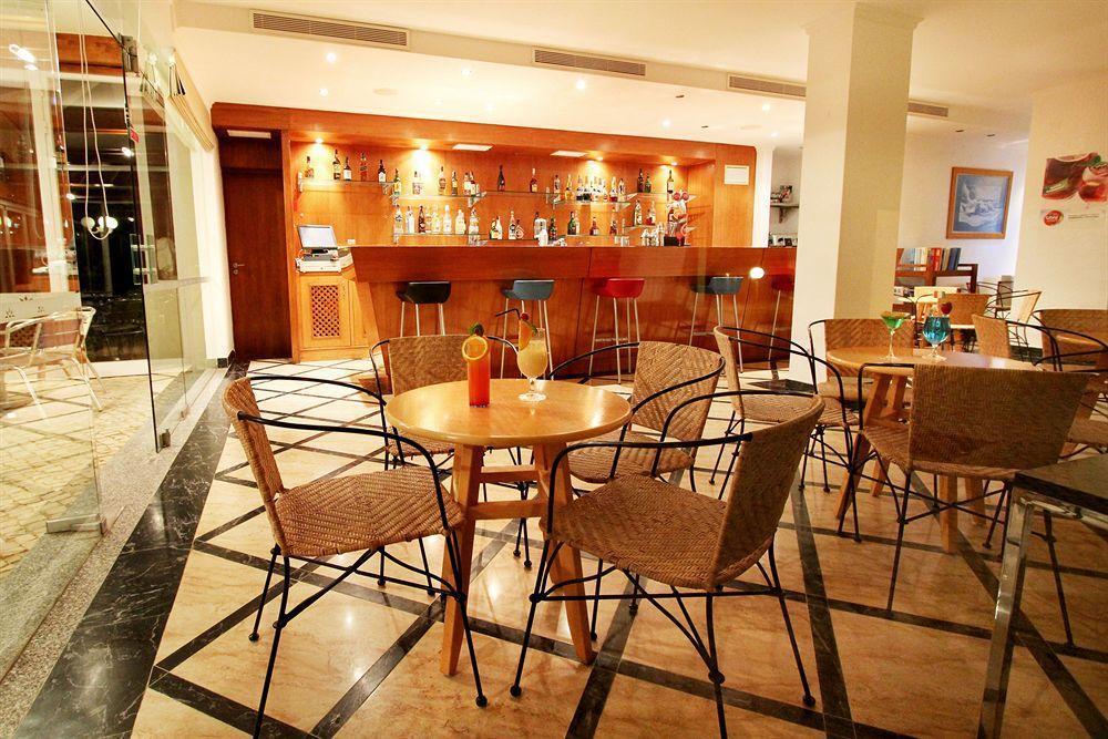 Vila Mos - Beach Resort Лагос Екстериор снимка