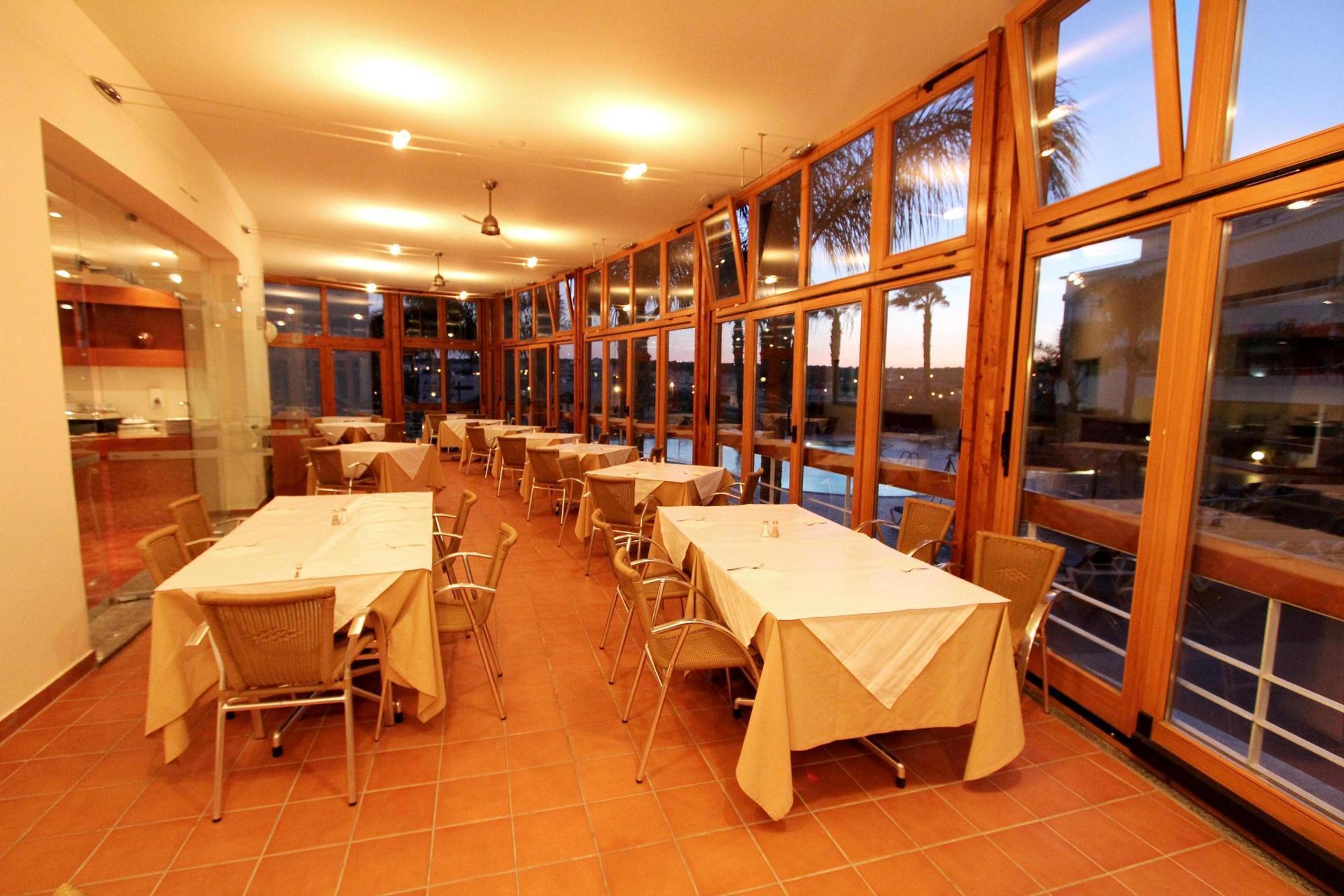 Vila Mos - Beach Resort Лагос Ресторант снимка