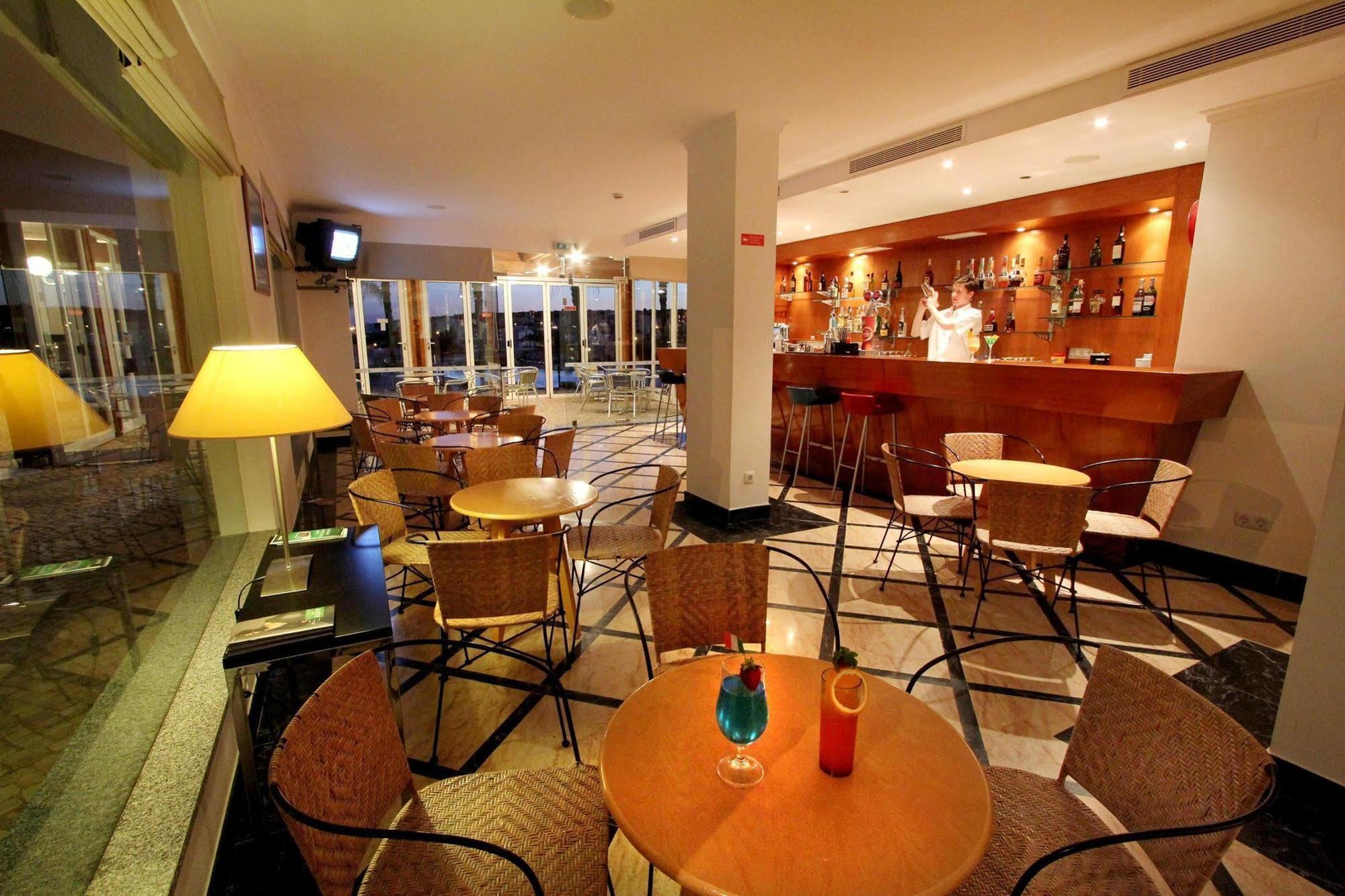 Vila Mos - Beach Resort Лагос Ресторант снимка